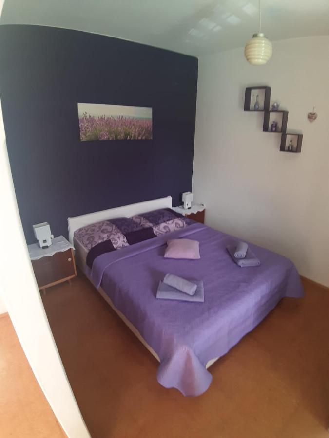 Apartmani Milka Pakoštane Eksteriør bilde