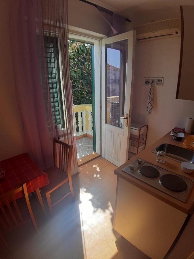 Apartmani Milka Pakoštane Eksteriør bilde